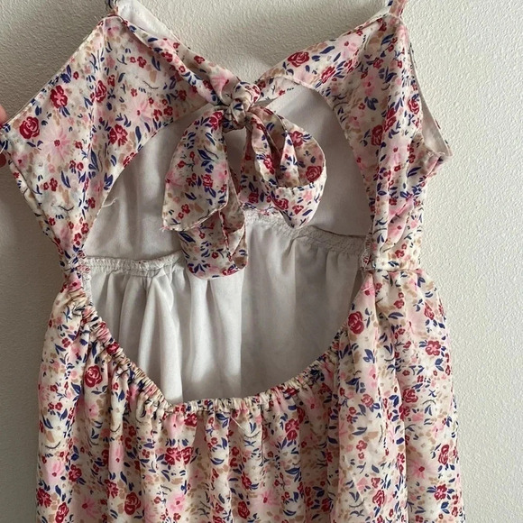 Japna Floral Print Backless Tie Back Spaghetti Strap Tank Top - Picture 3 of 4